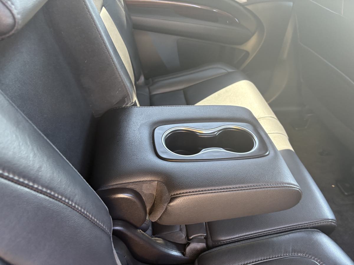 Acura MDX photo 21
