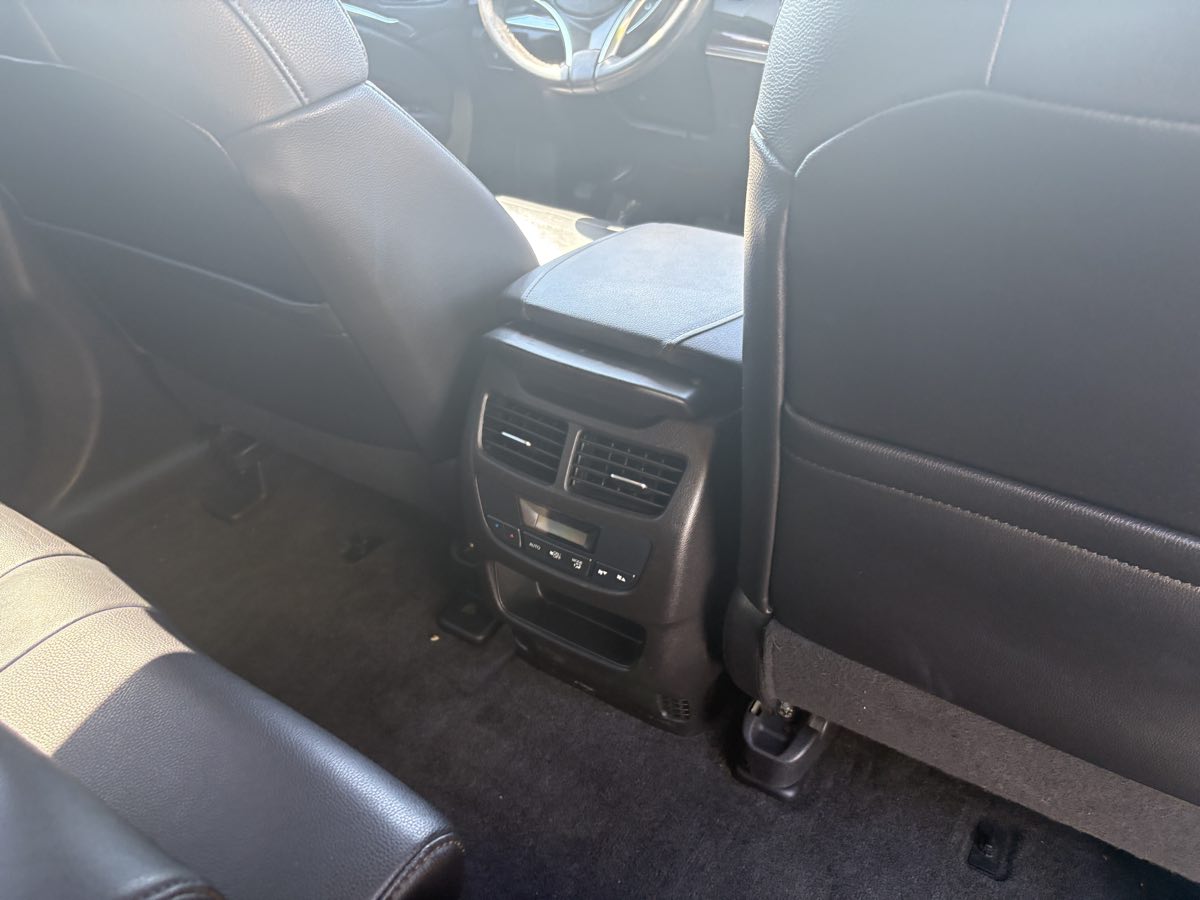 Acura MDX photo 22