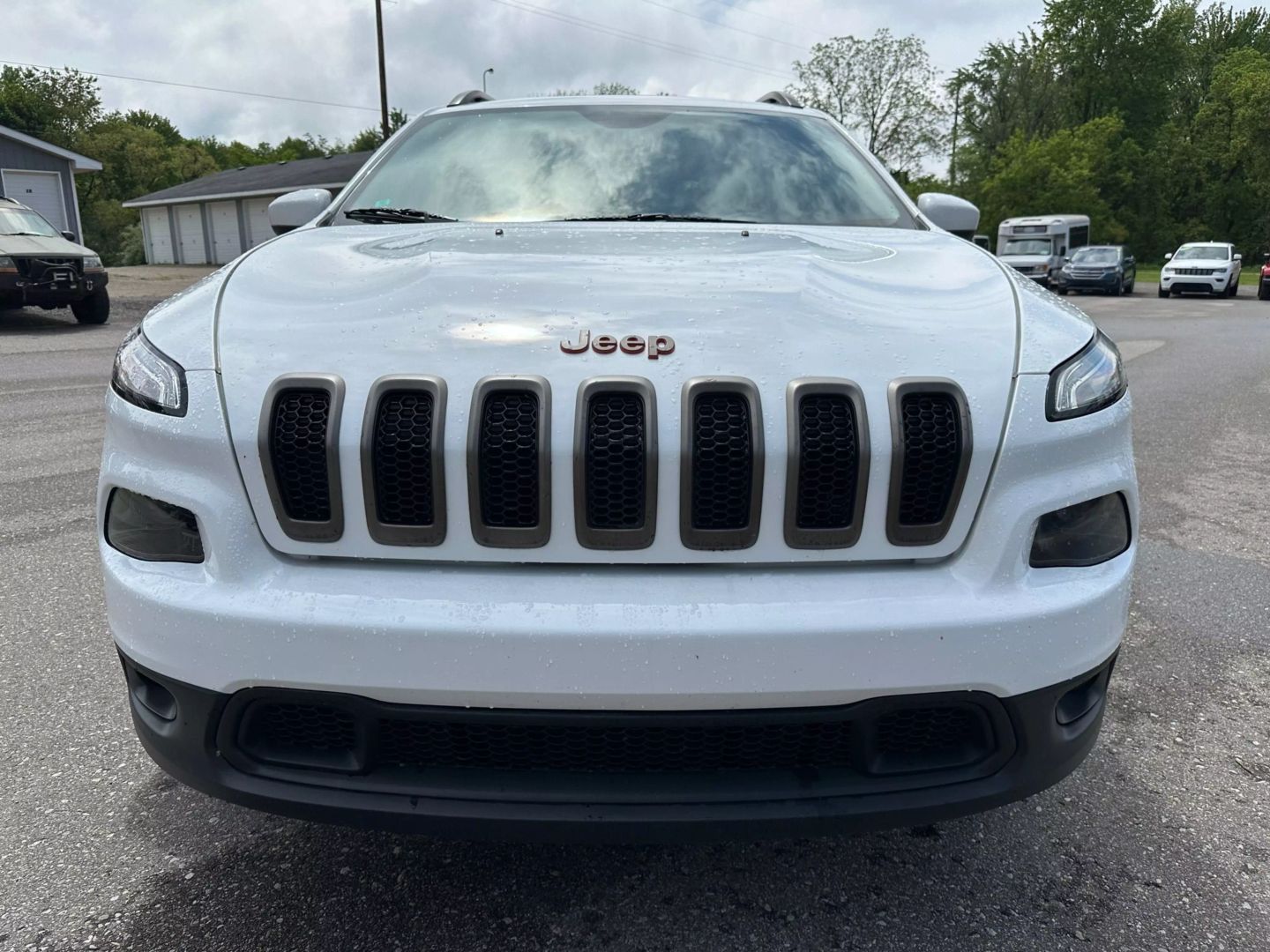2016 Jeep Cherokee 80th Anniversary Edition Sport photo 2