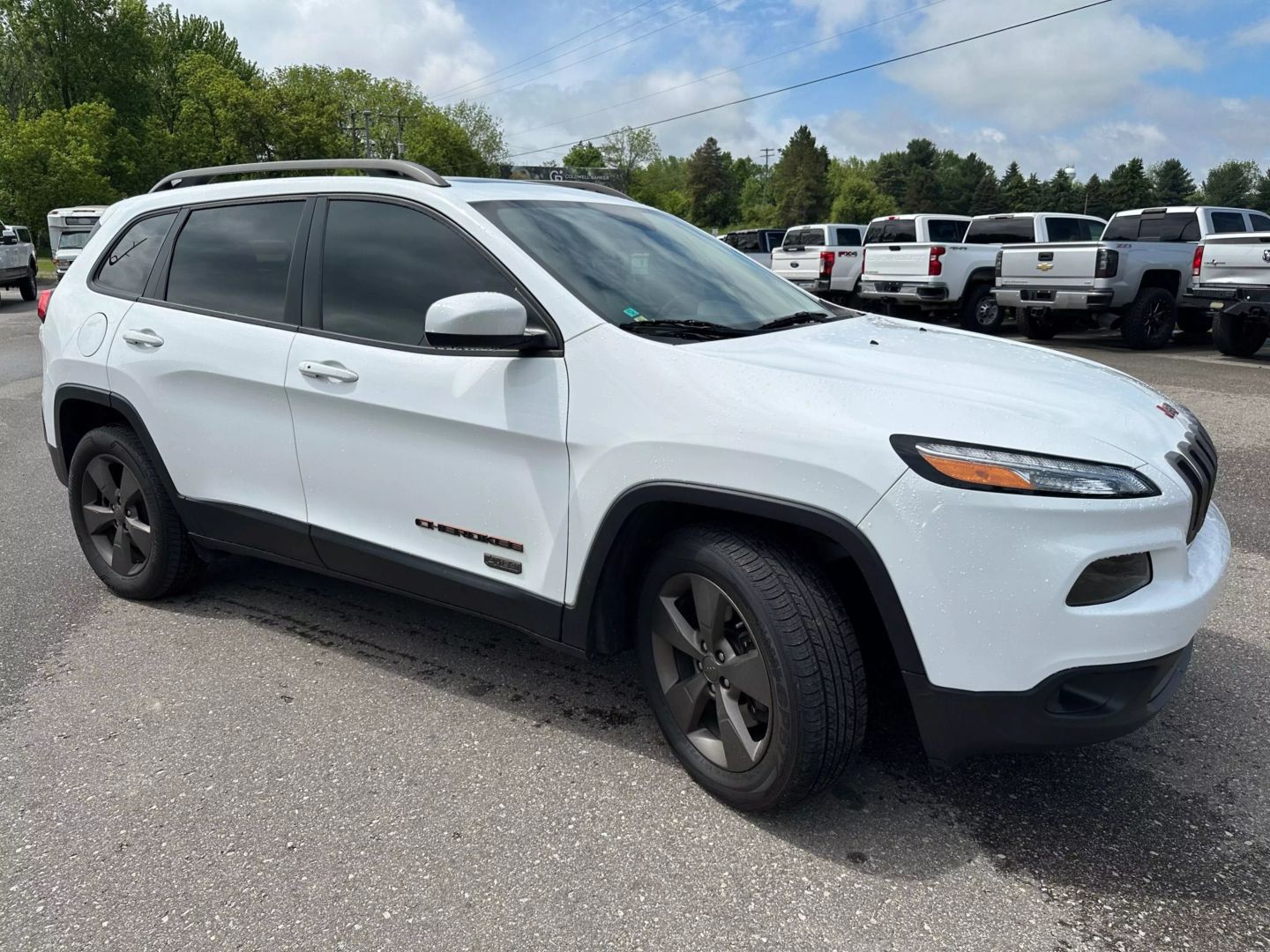 2016 Jeep Cherokee 80th Anniversary Edition Sport photo 3