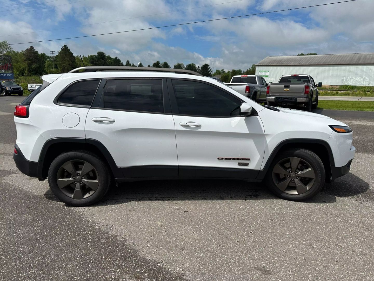2016 Jeep Cherokee 80th Anniversary Edition Sport photo 4