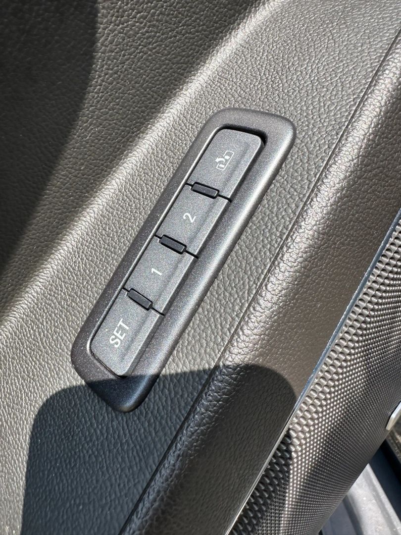 2018 Chevrolet Tahoe Premier photo 14