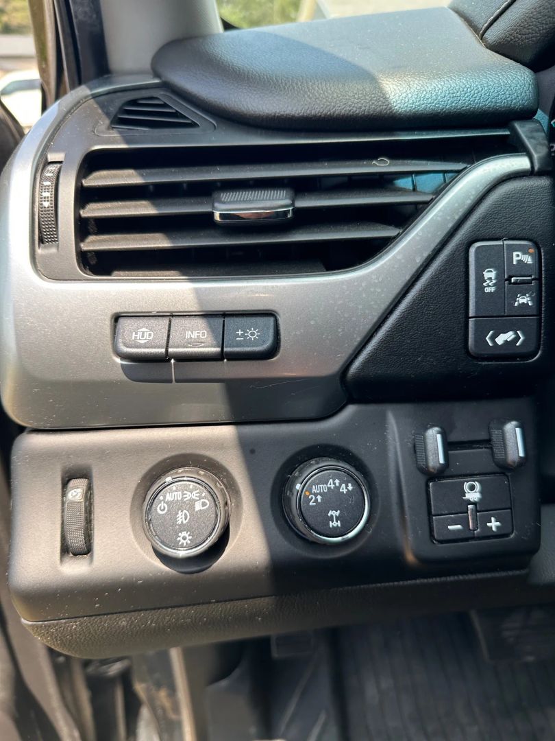 2018 Chevrolet Tahoe Premier photo 17