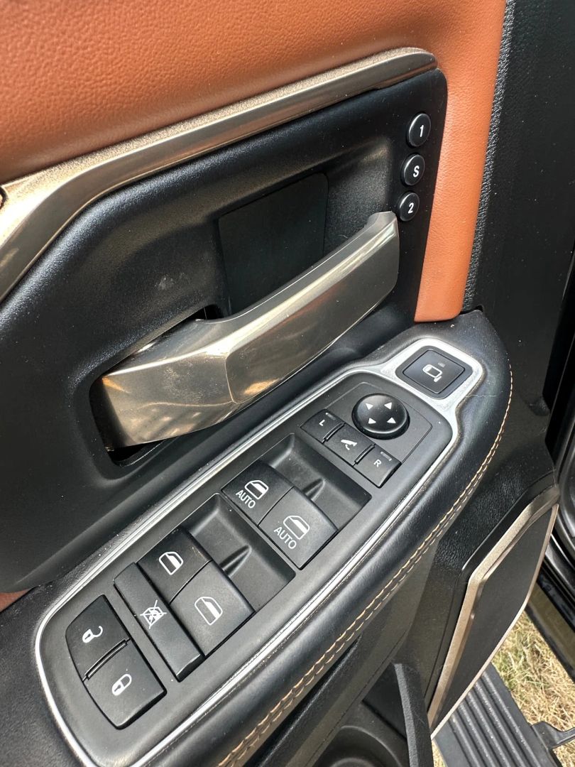 2021 Ram 2500 Longhorn photo 13