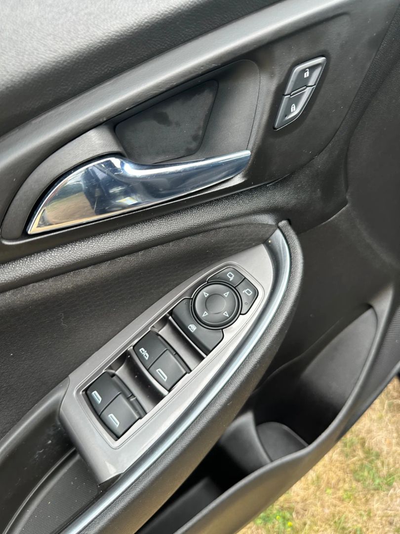 2016 Chevrolet Malibu 1LT photo 11