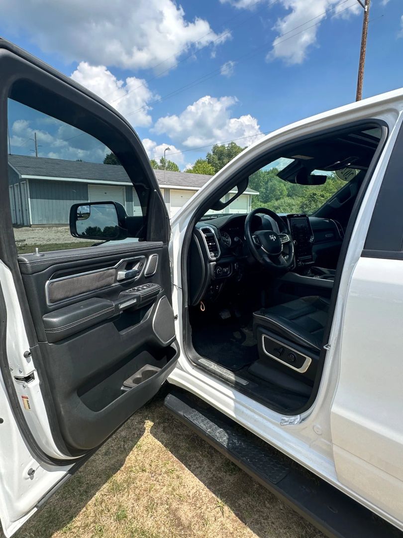 2020 Ram 1500 Laramie photo 6