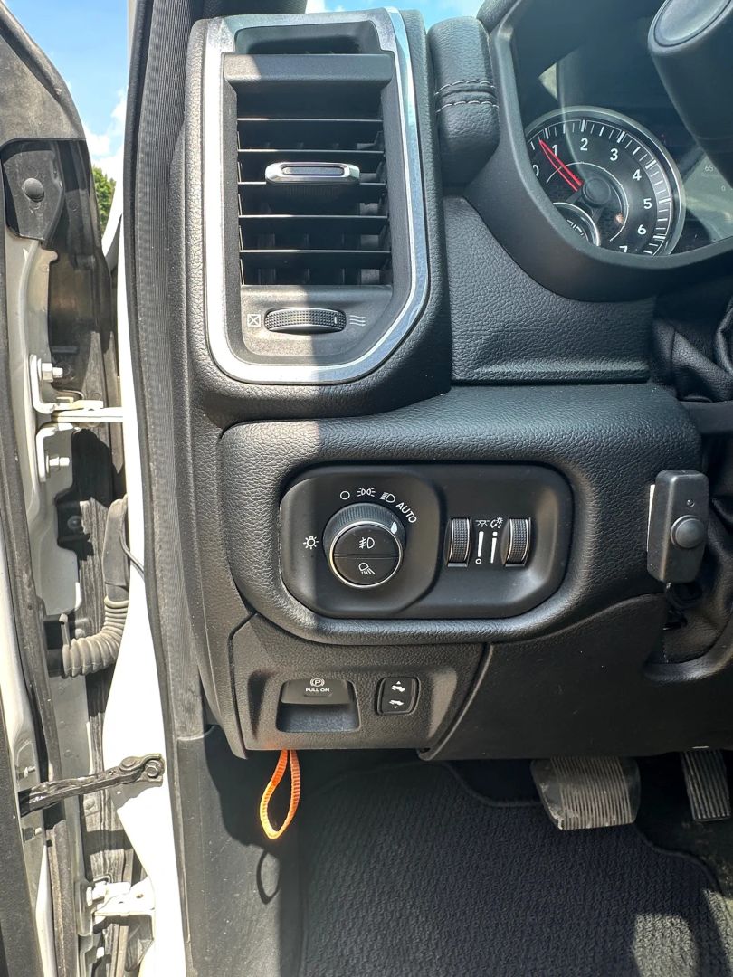 2020 Ram 1500 Laramie photo 9
