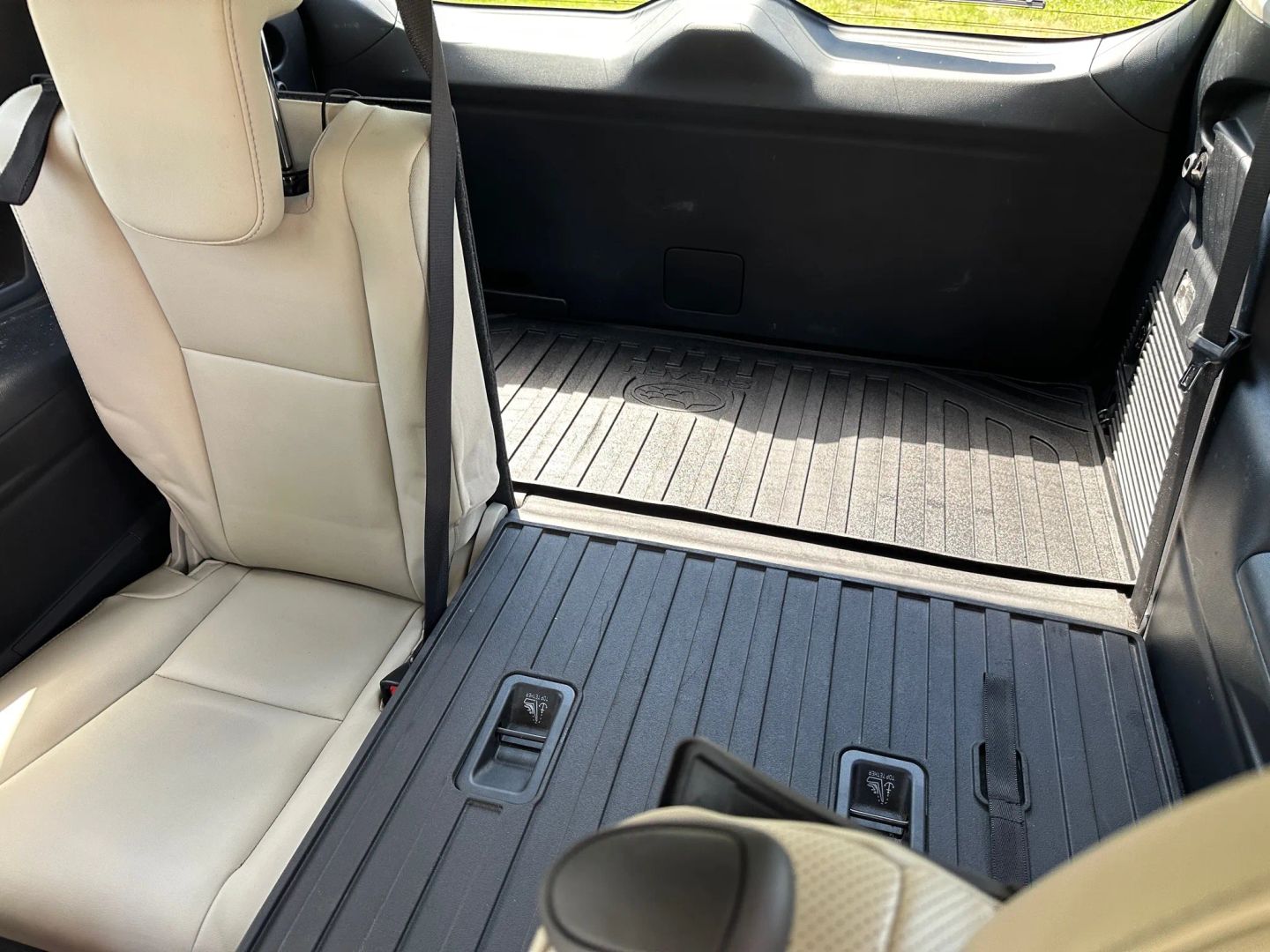 2019 Subaru Ascent Limited photo 25