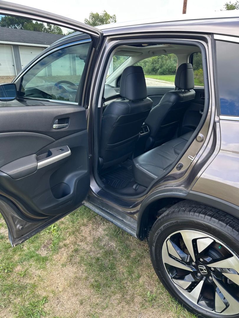 2016 Honda CR-V Touring photo 24