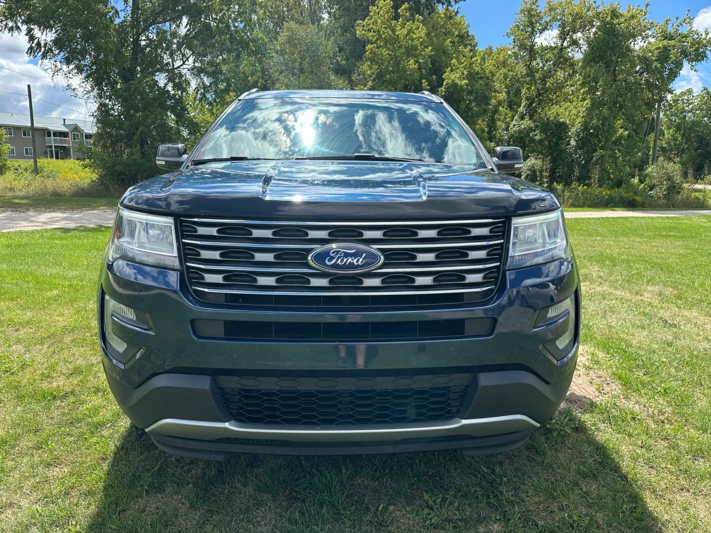 2017 Ford Explorer XLT photo 2