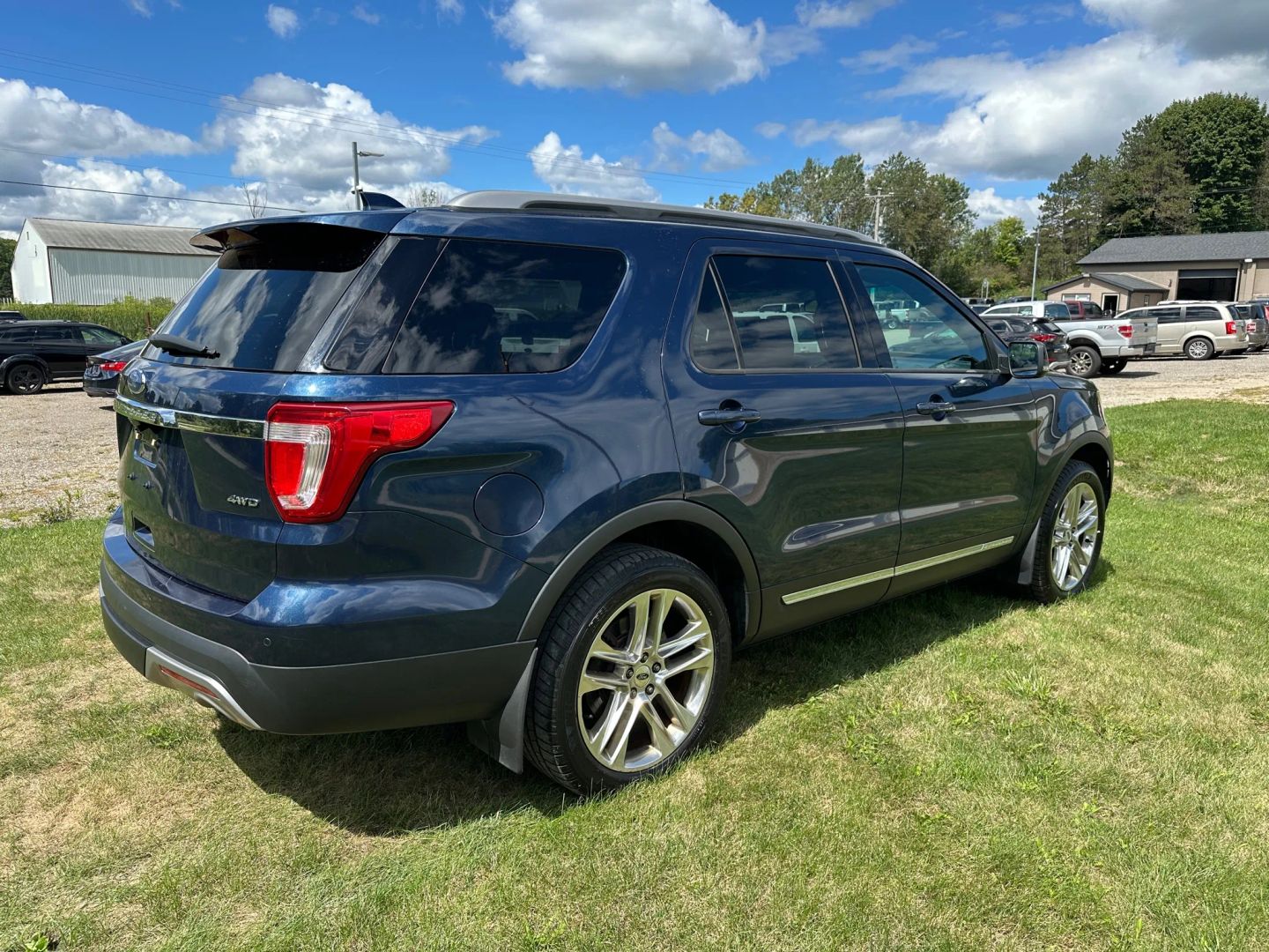 2017 Ford Explorer XLT photo 5