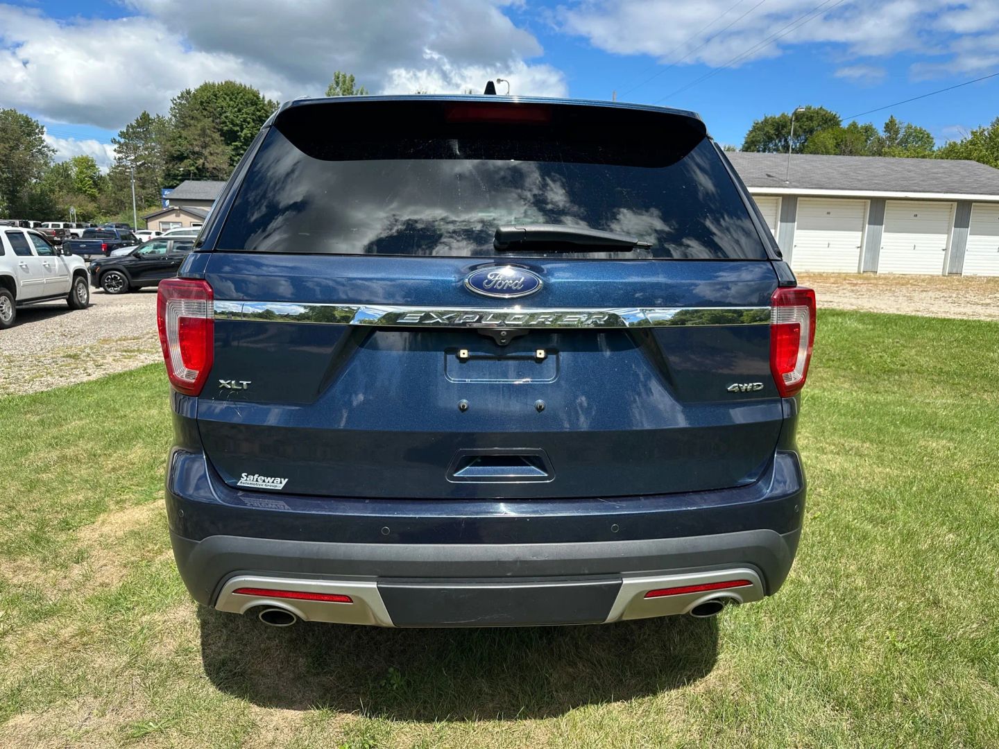 2017 Ford Explorer XLT photo 6