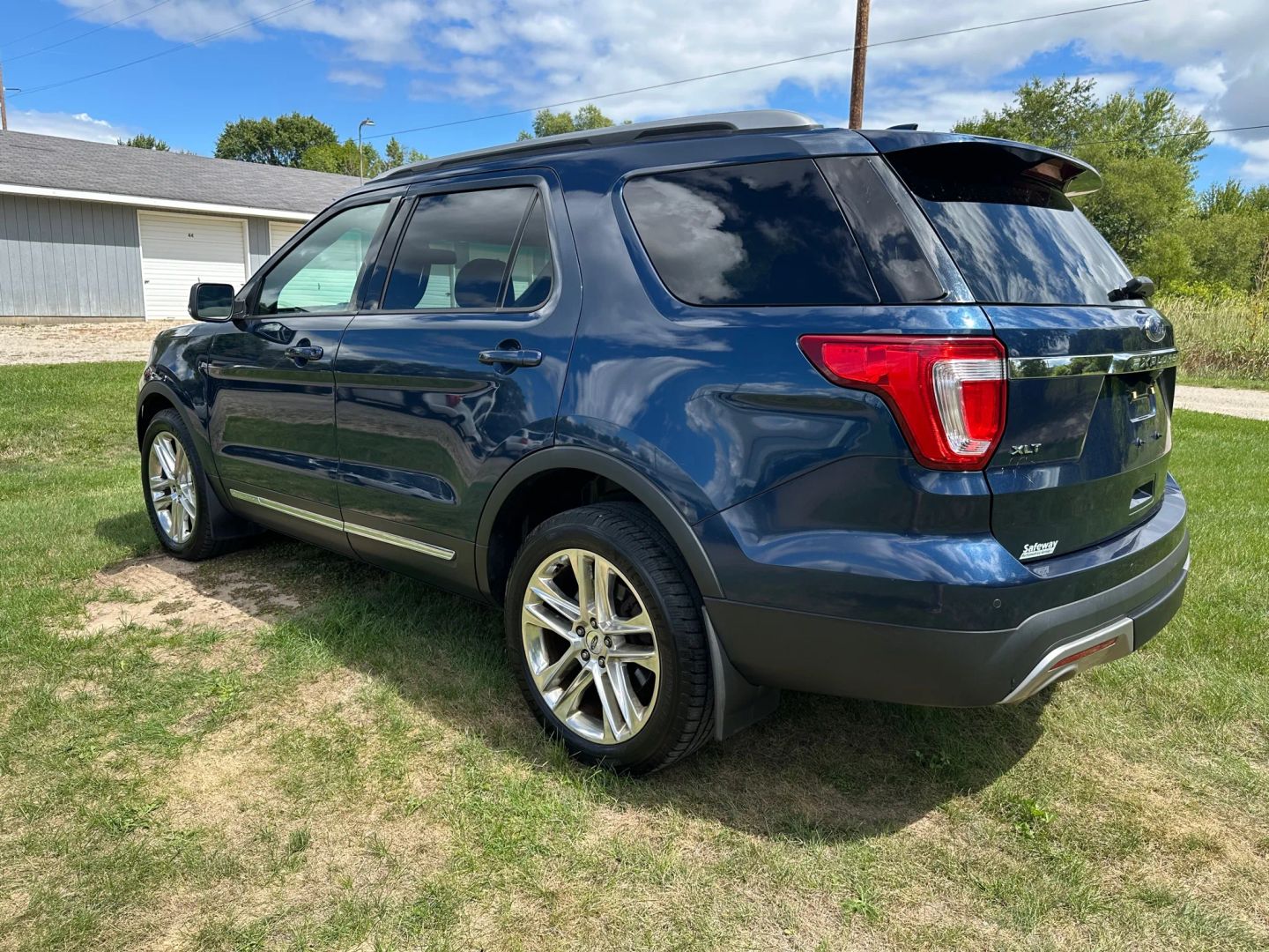 2017 Ford Explorer XLT photo 9