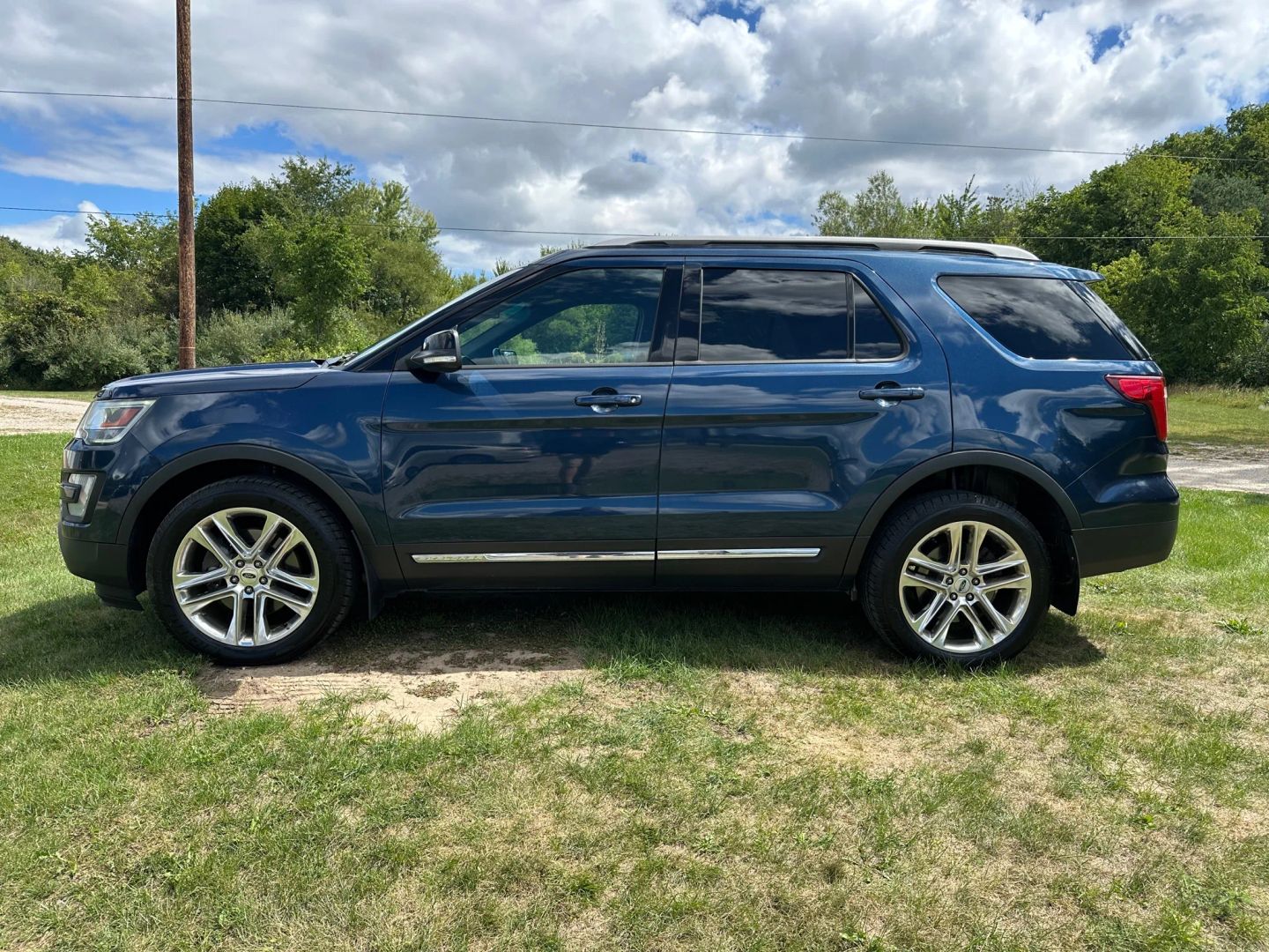 2017 Ford Explorer XLT photo 10