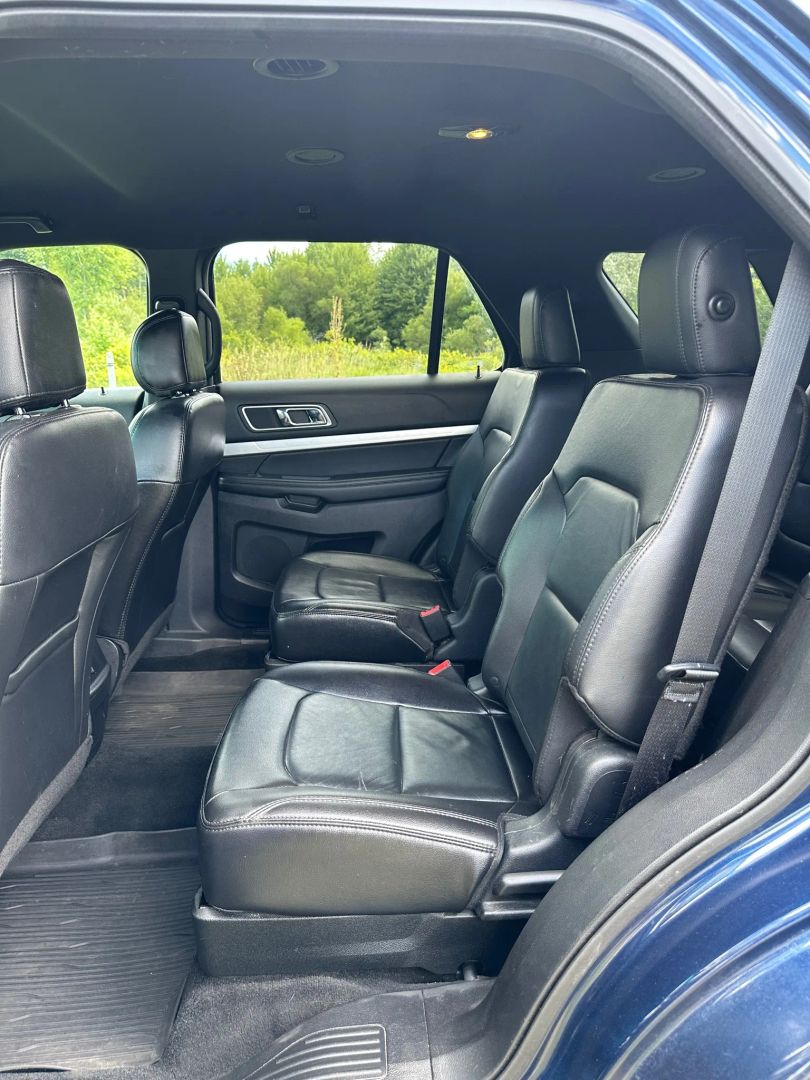 2017 Ford Explorer XLT photo 25