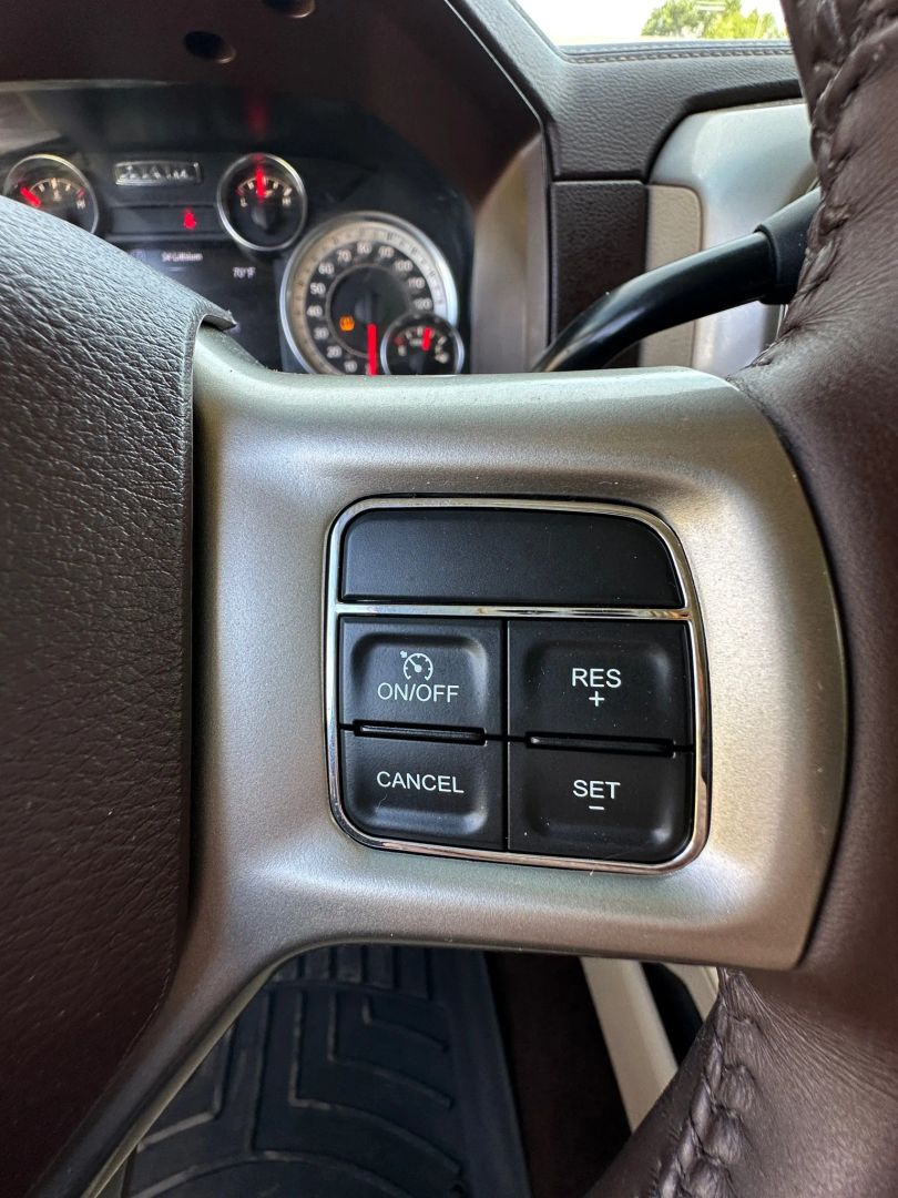 2017 Ram 2500 Laramie photo 15