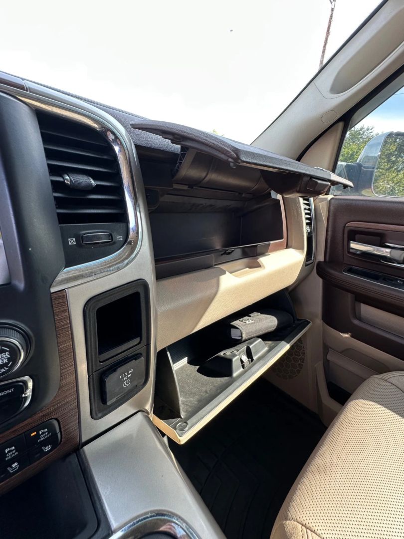 2017 Ram 2500 Laramie photo 24