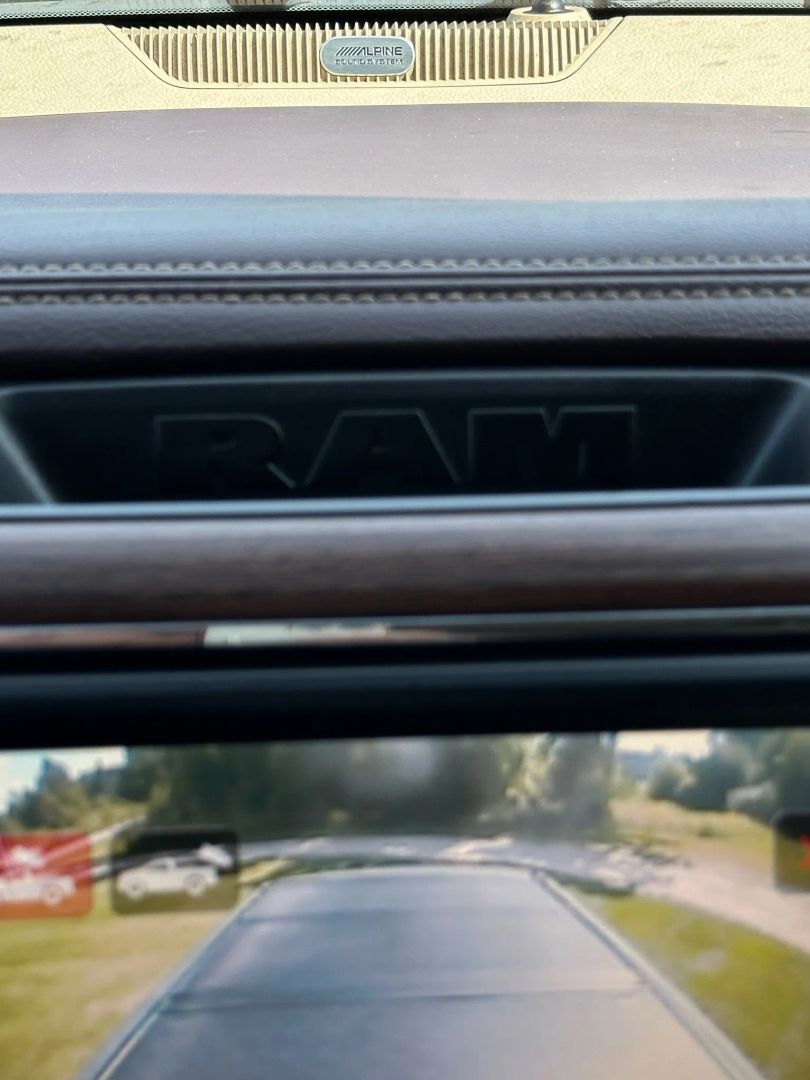 2017 Ram 2500 Laramie photo 25
