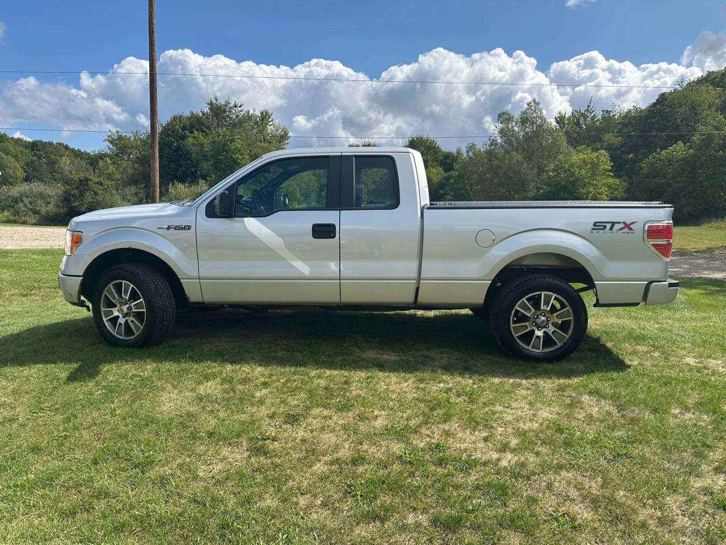 2014 Ford F-150 STX photo 8