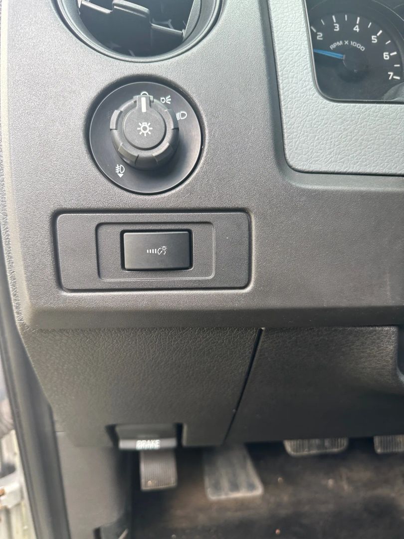 2014 Ford F-150 STX photo 12