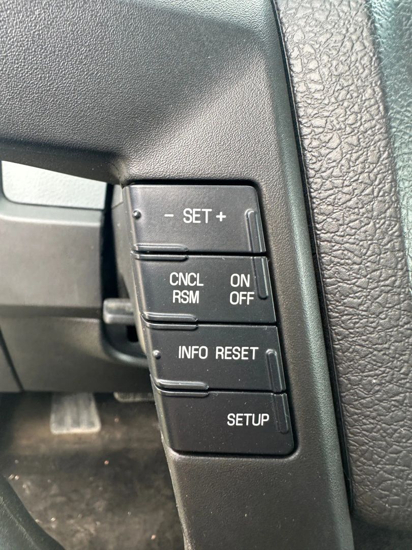2014 Ford F-150 STX photo 14
