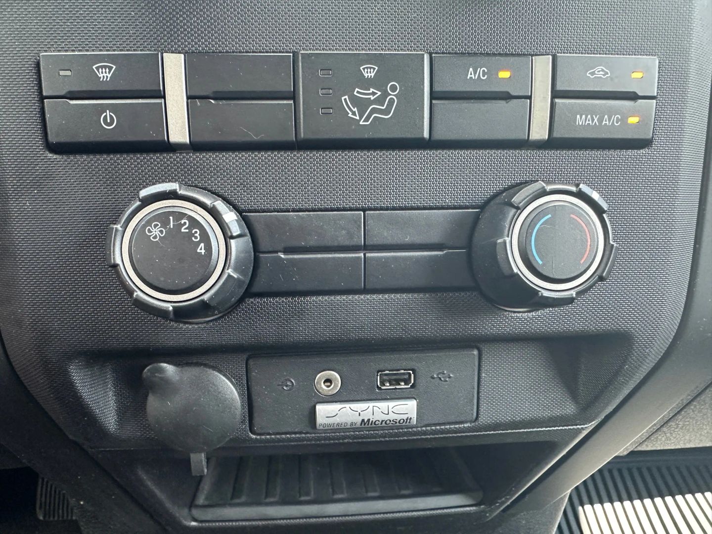 2014 Ford F-150 STX photo 19
