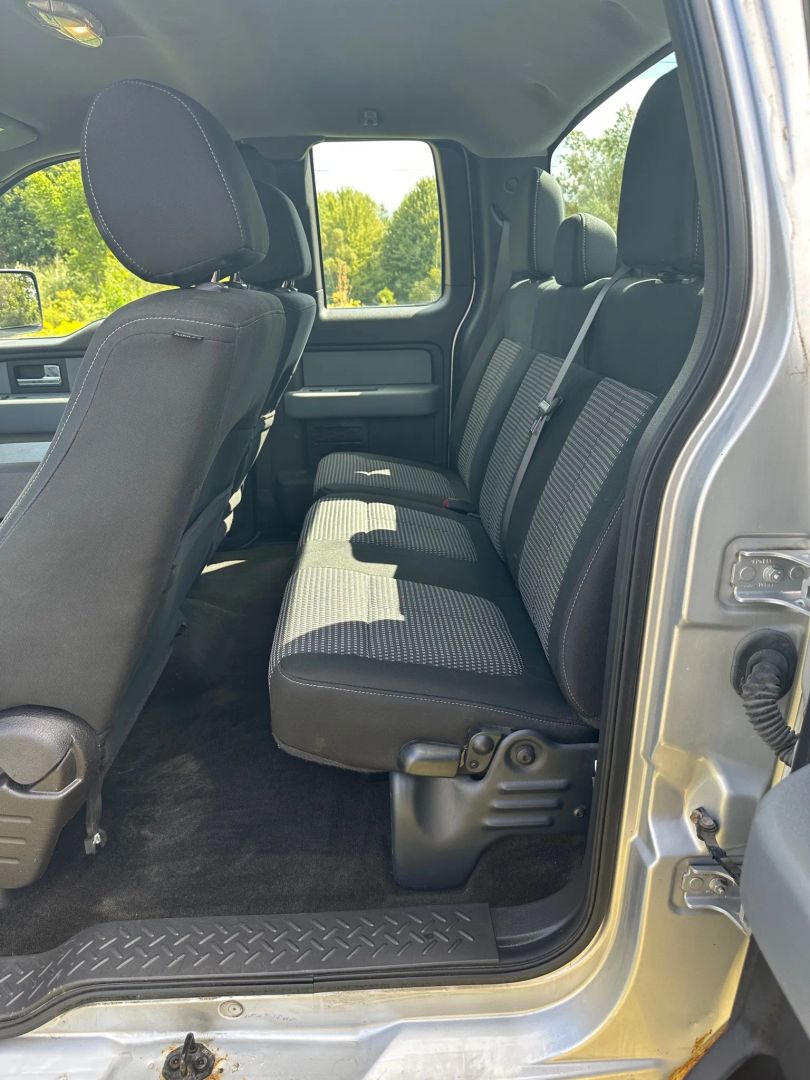 2014 Ford F-150 STX photo 21