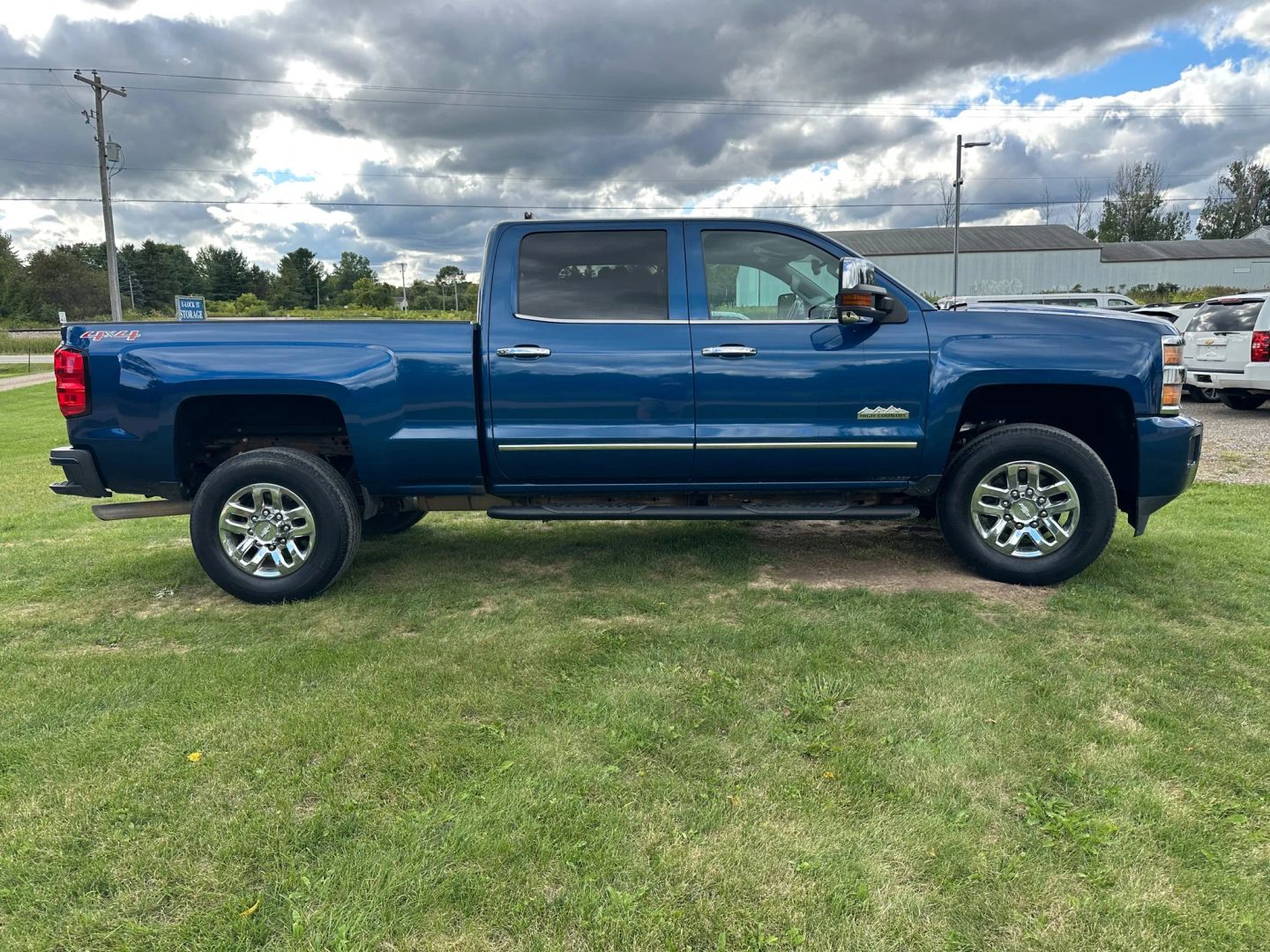 2017 Chevrolet Silverado 3500HD High Country photo 3