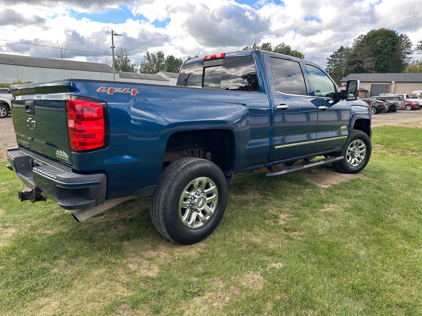 2017 Chevrolet Silverado 3500HD High Country photo 4