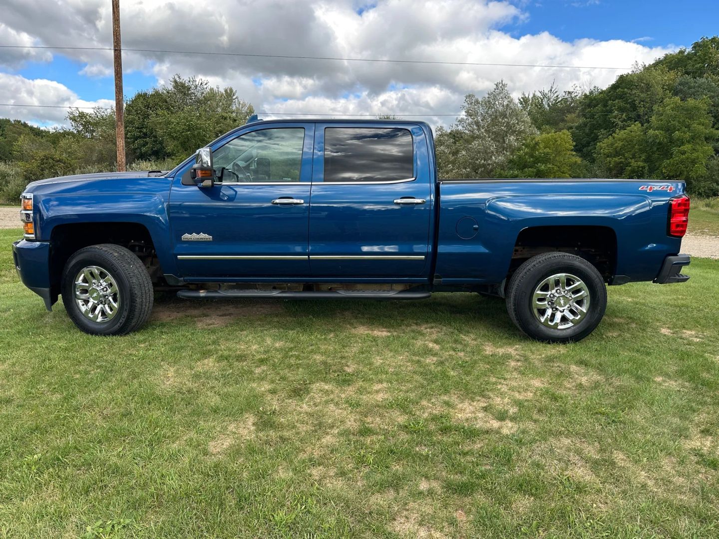 2017 Chevrolet Silverado 3500HD High Country photo 8