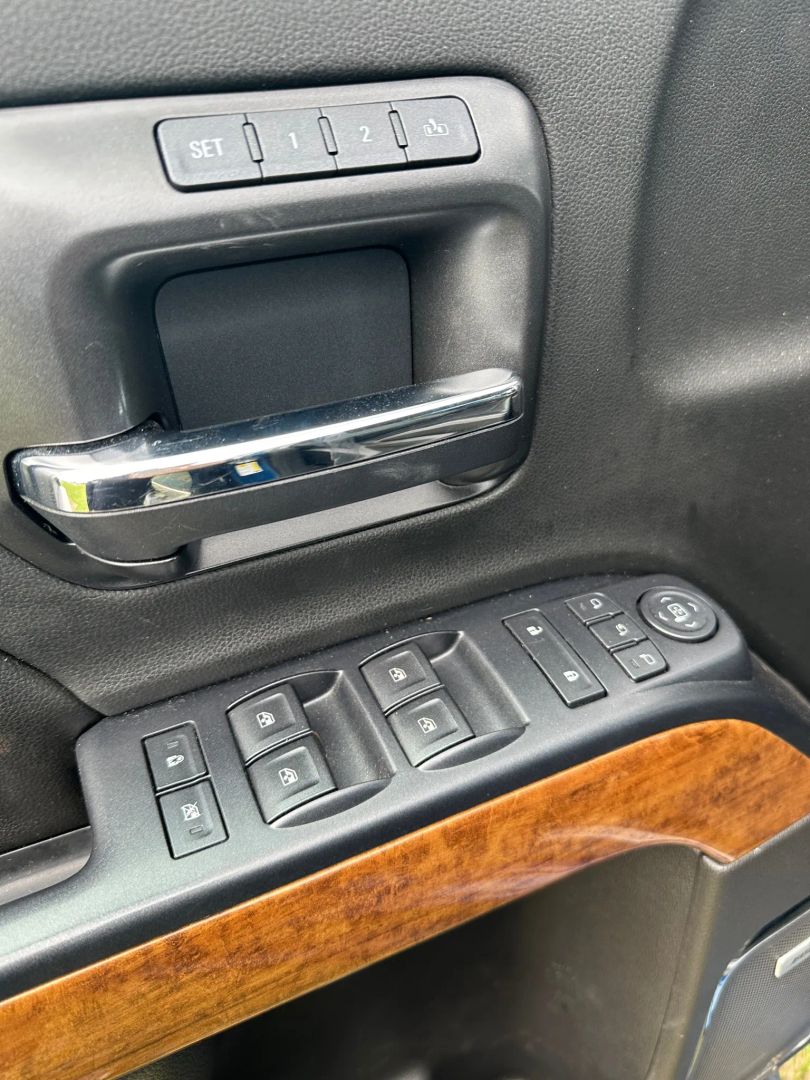2017 Chevrolet Silverado 3500HD High Country photo 10