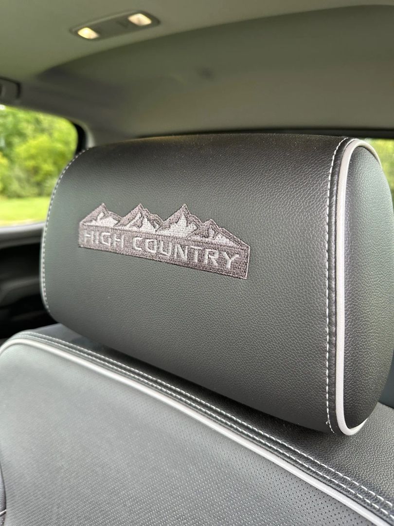 2017 Chevrolet Silverado 3500HD High Country photo 13