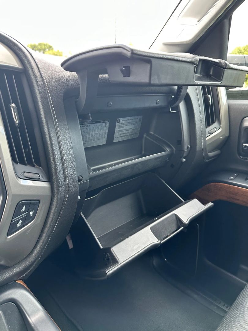 2017 Chevrolet Silverado 3500HD High Country photo 23