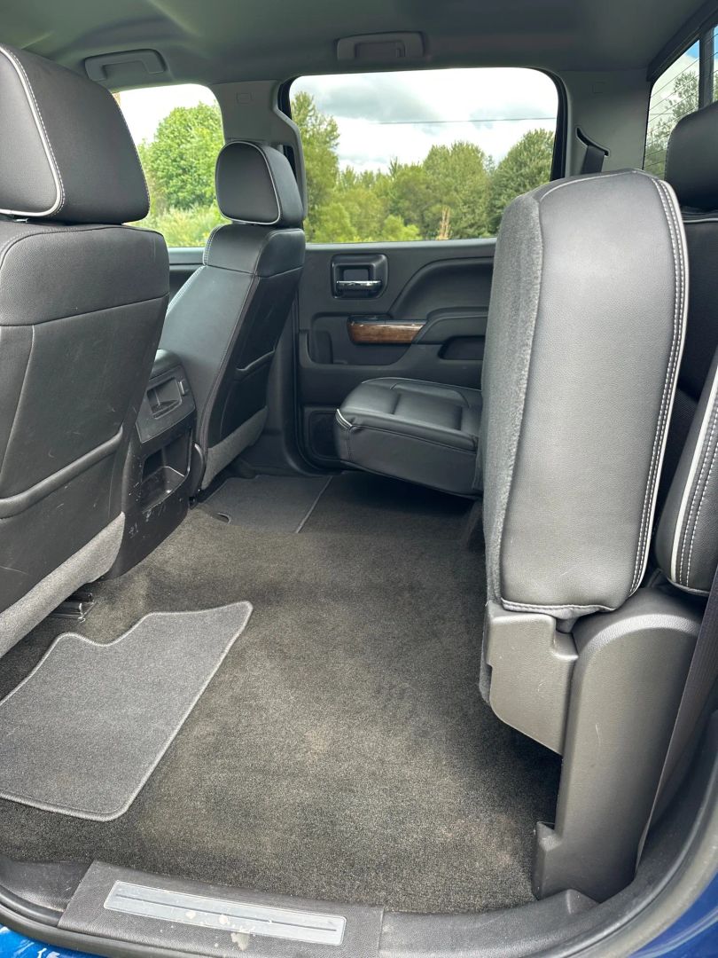 2017 Chevrolet Silverado 3500HD High Country photo 26