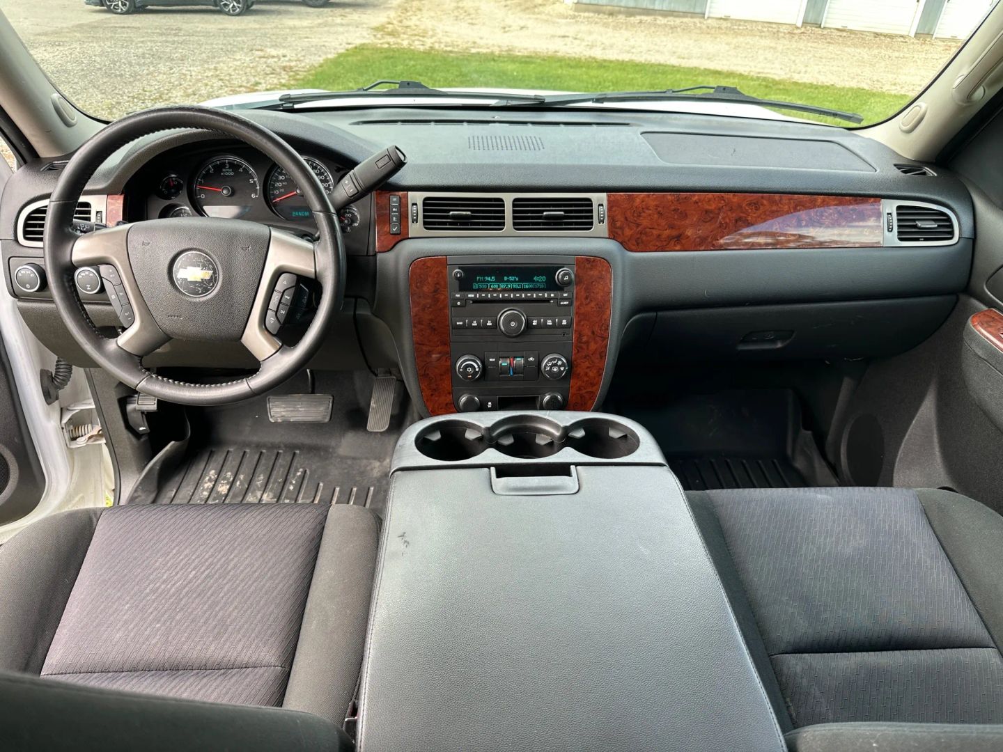 2012 Chevrolet Suburban LS photo 25