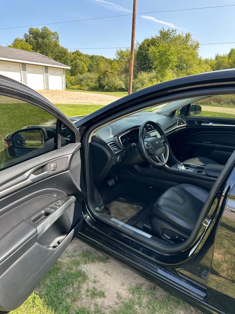 2020 Ford Fusion Titanium photo 10