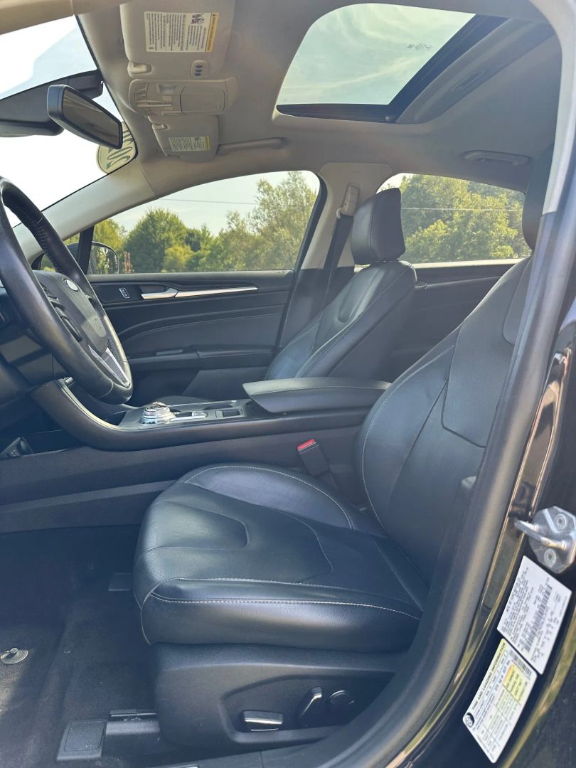 2020 Ford Fusion Titanium photo 11