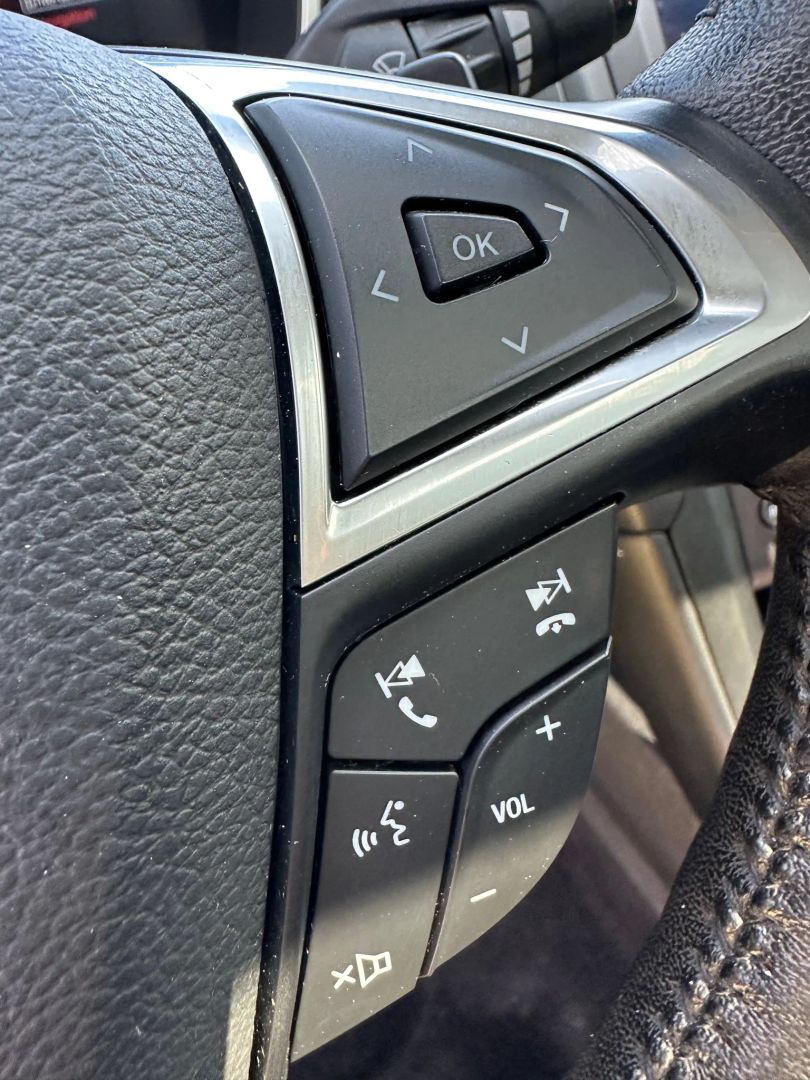 2020 Ford Fusion Titanium photo 16