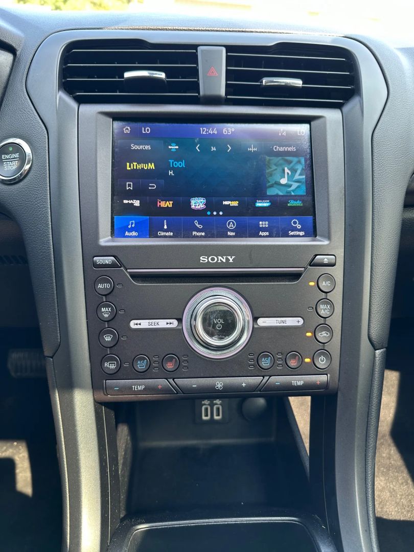 2020 Ford Fusion Titanium photo 18