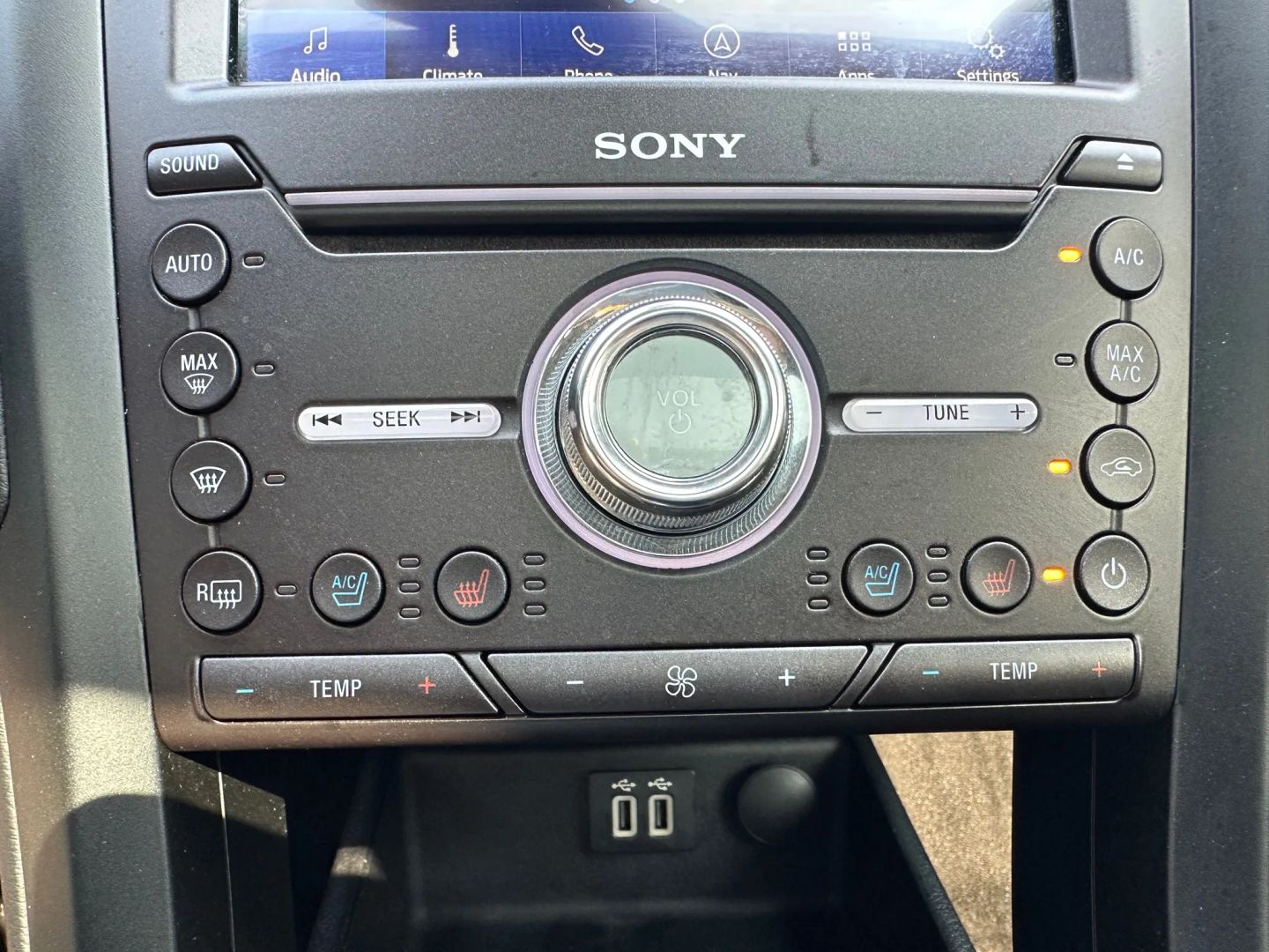 2020 Ford Fusion Titanium photo 20