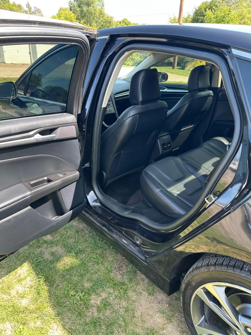 2020 Ford Fusion Titanium photo 22