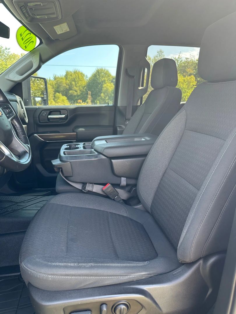 2022 Chevrolet Silverado 2500HD LT photo 13