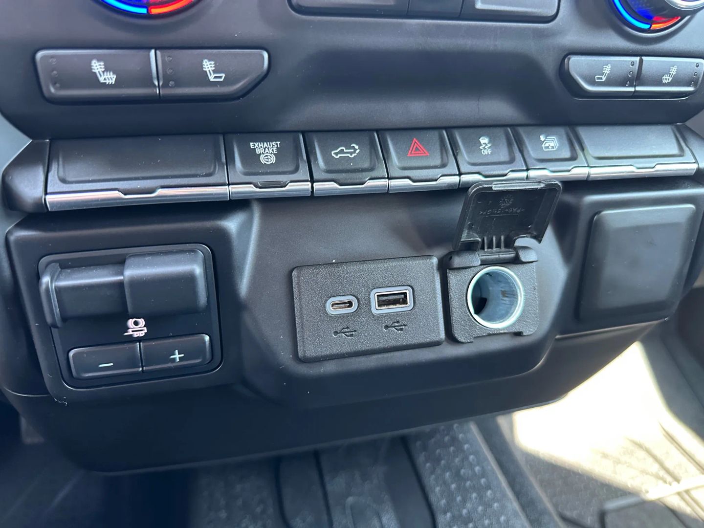 2022 Chevrolet Silverado 2500HD LT photo 21