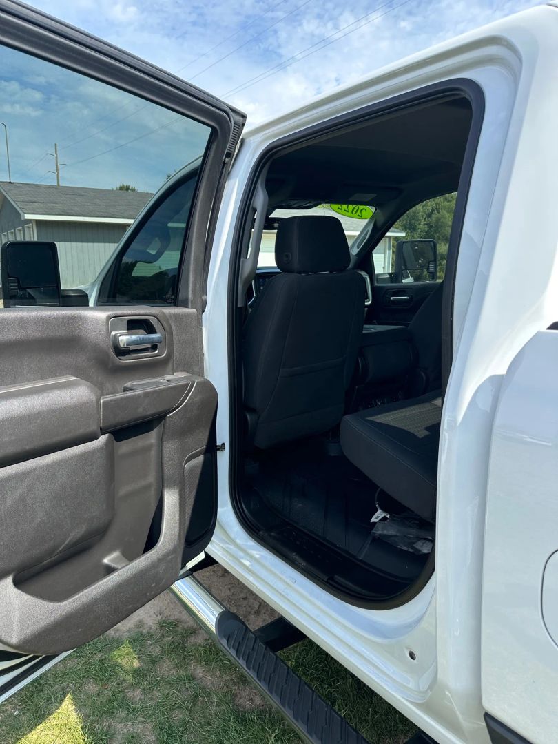2022 Chevrolet Silverado 2500HD LT photo 26