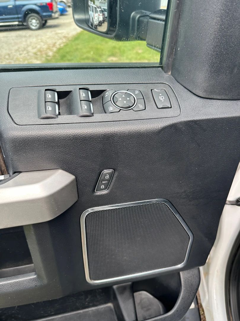 2021 Ford F-250 Lariat photo 11