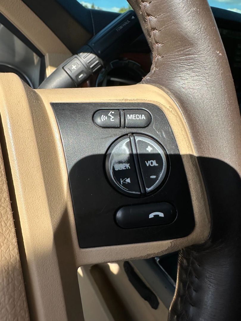 2016 Ford F-250 Lariat photo 17