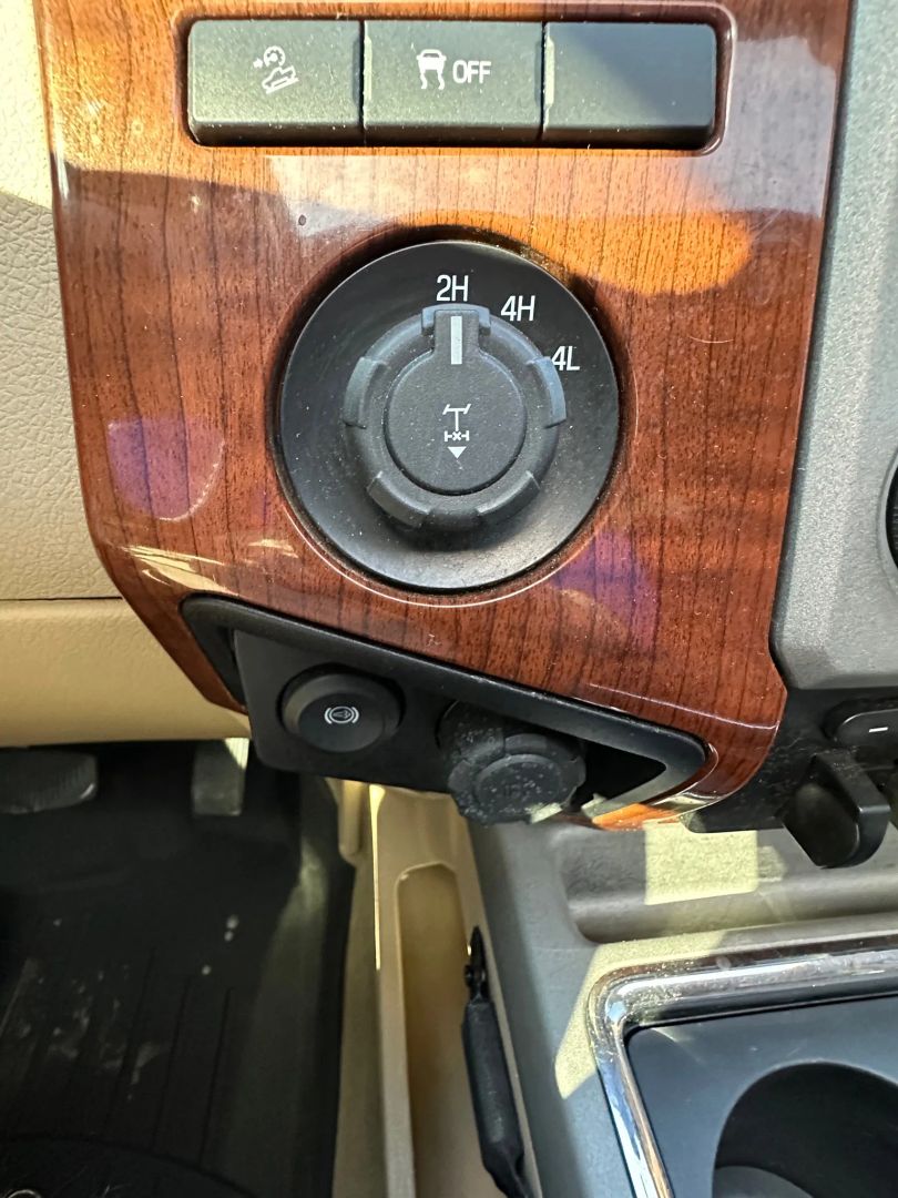 2016 Ford F-250 Lariat photo 22