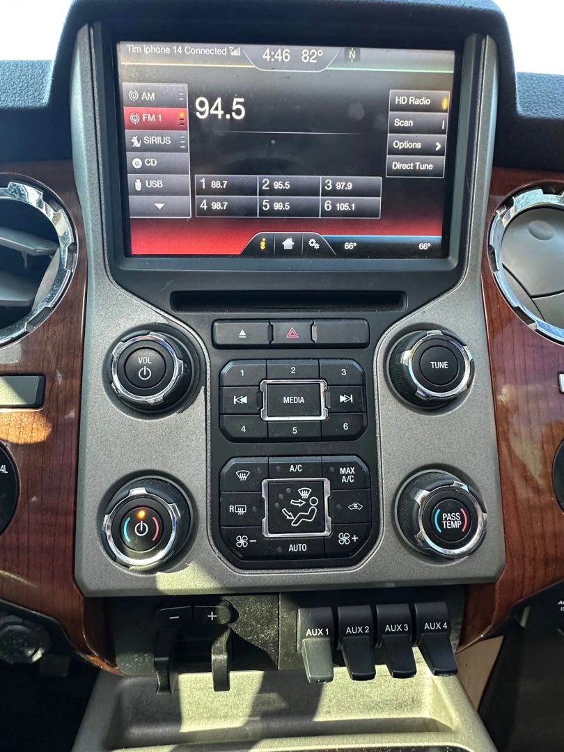 2016 Ford F-250 Lariat photo 24