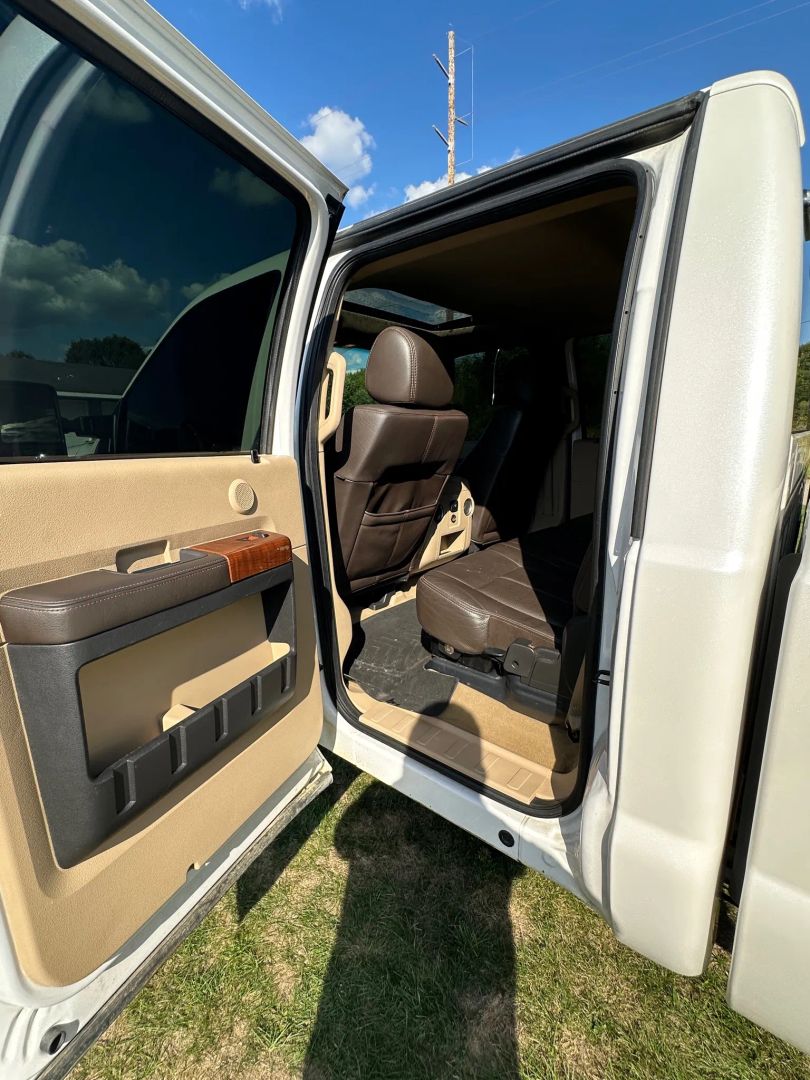 2016 Ford F-250 Lariat photo 30