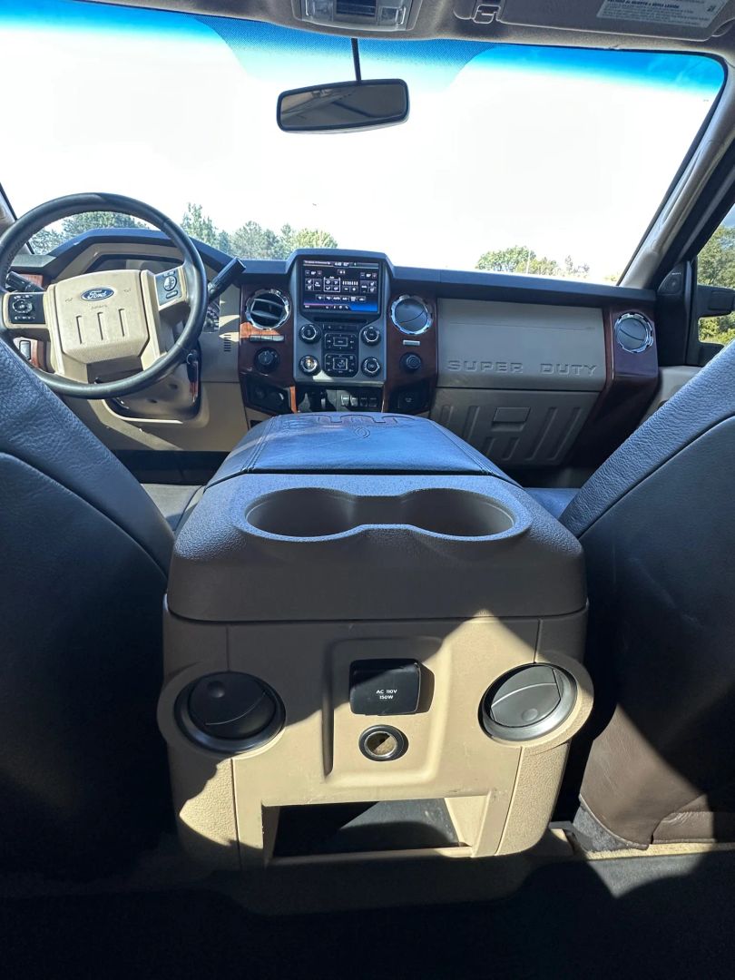 2016 Ford F-250 Lariat photo 32